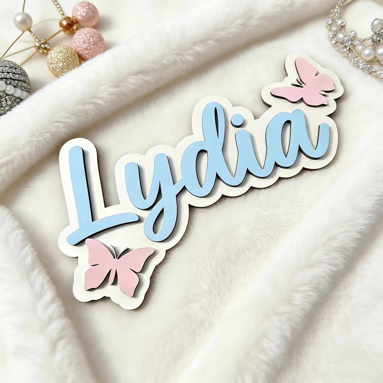 لافتة غرفة مخصصة بتصميم فراشة  - مراجعة Baby Nursery Decor وسعره
