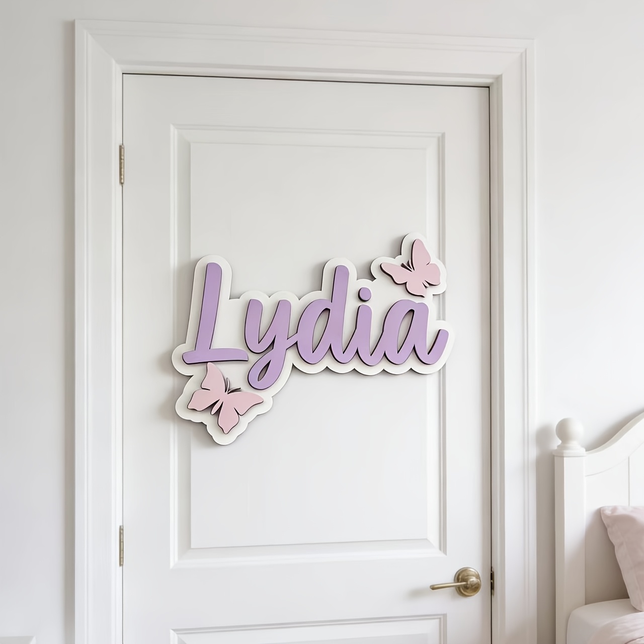 لافتة غرفة مخصصة بتصميم فراشة  - مراجعة Baby Nursery Decor وسعره