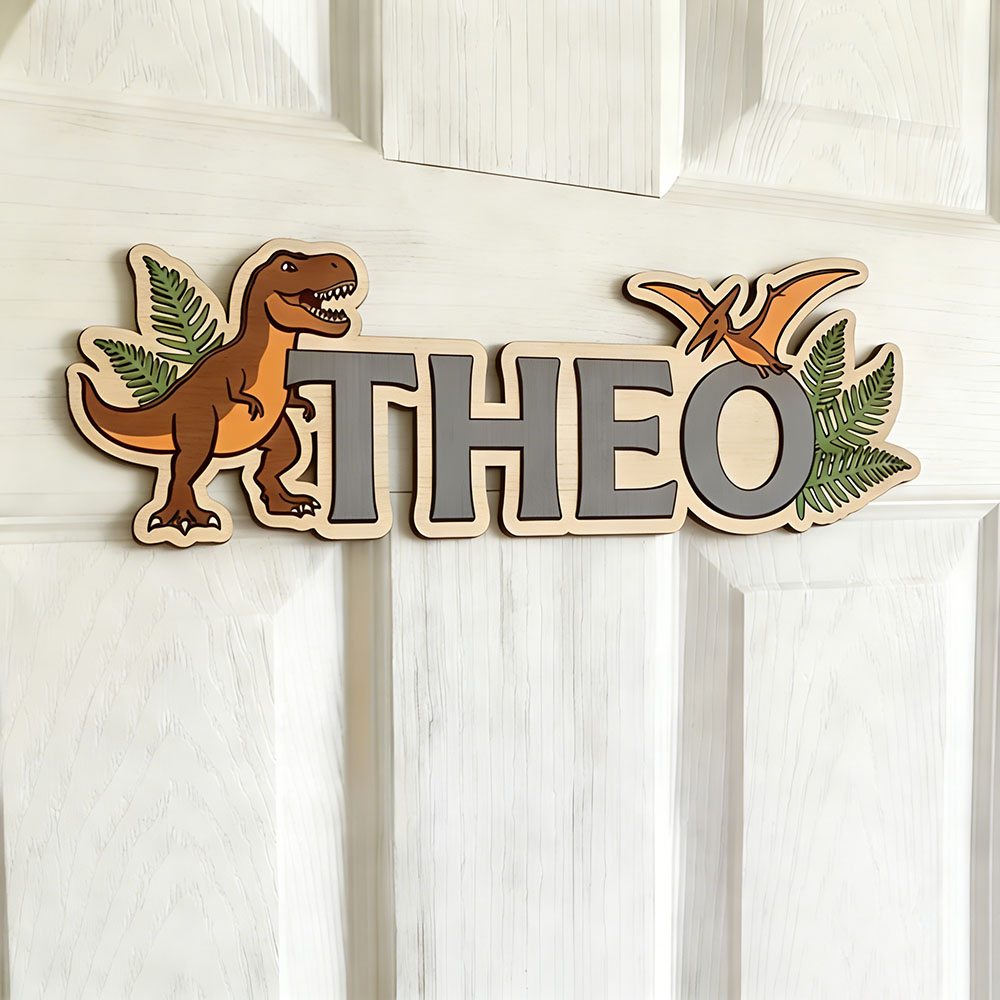 لافتة اسم مخصصة على شكل ديناصو - مراجعة Baby Nursery Decor وسعره